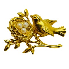 Vintage gold tone faux pearls bird nest eggs designer pin