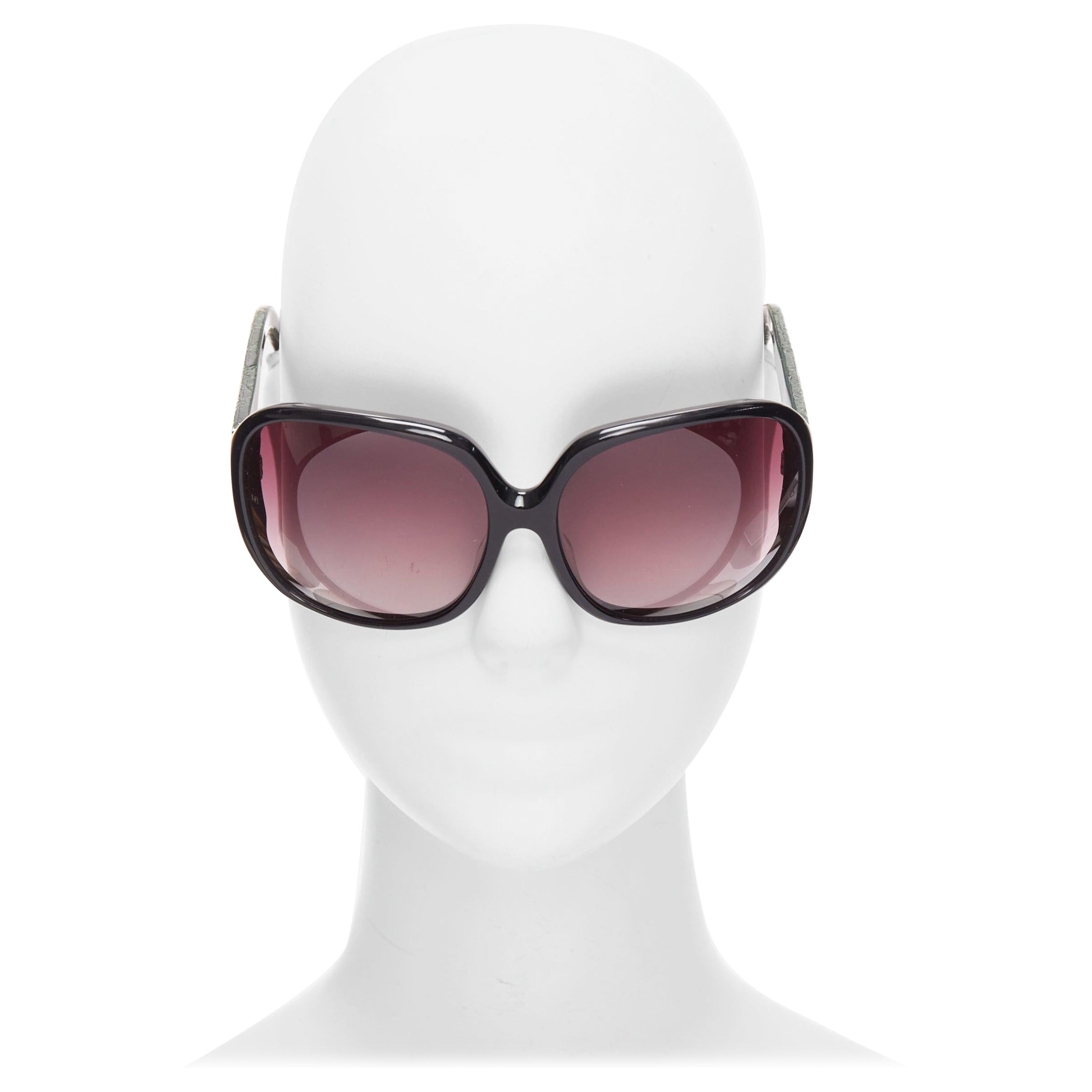 LINDA FARROW Luxe LFL18 green scaled leather arms black oversized sunglasses For Sale