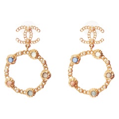 CHANEL A18K gold CC chain logo grey resin dangling pin earrings