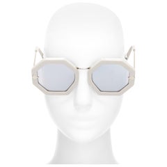 KAREN WALKER Moon Disco graue Acetat-Sonnenbrille mit handgefertigtem sechseckigem Arrow