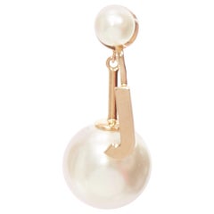 CHRTISTIAN DIOR Tribale gold J letter faux pearl dangling pin earring single