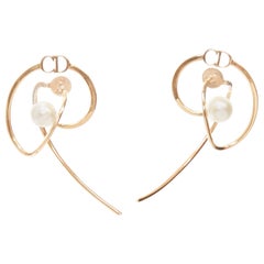 DIOR Tribales Boucles d'oreilles épingle en métal doré avec logo CD et fausses perles Paire