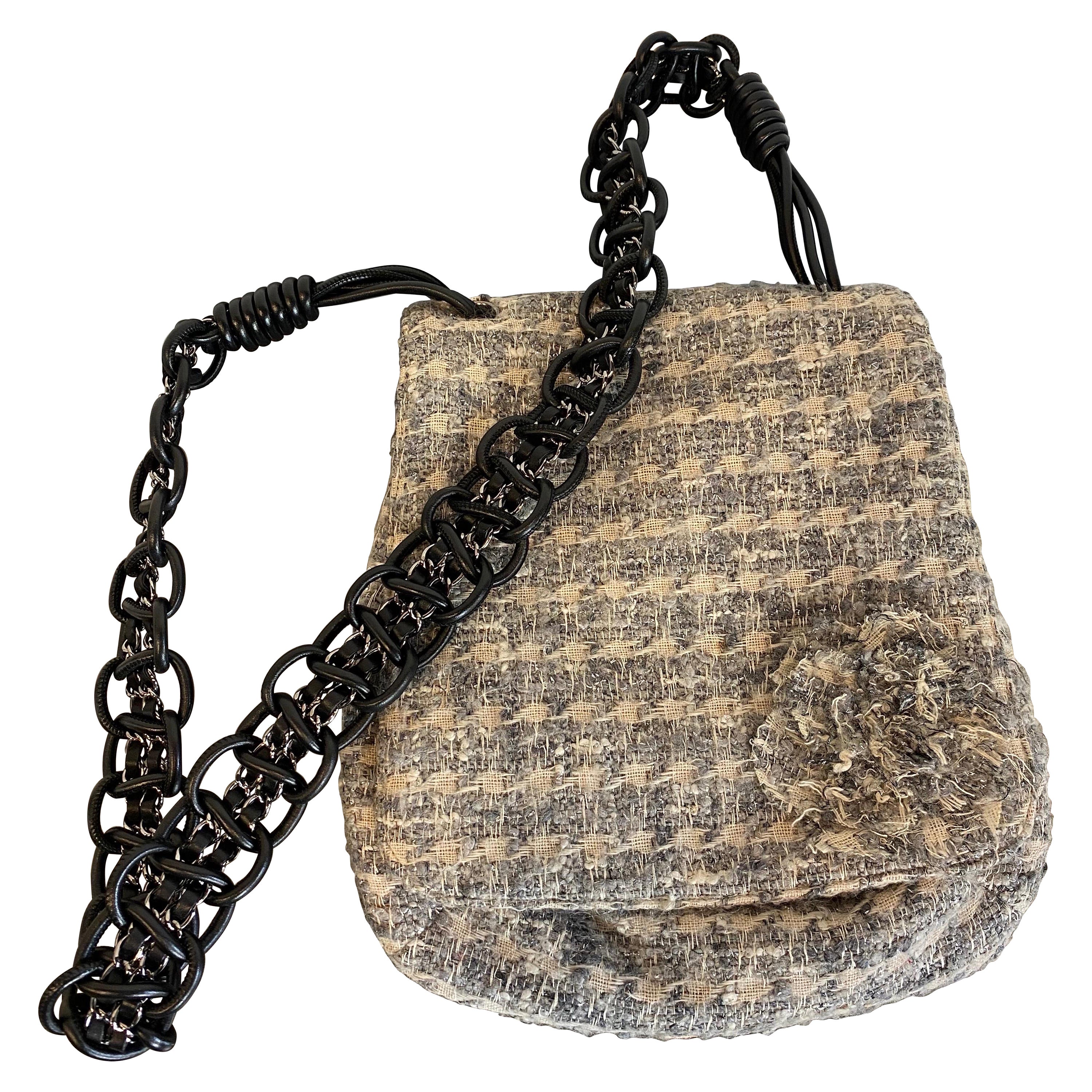 Chanel tweed shoulder bag For Sale