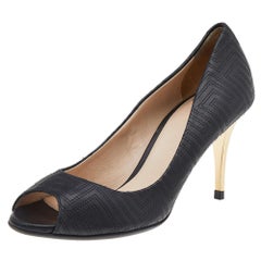 Versace Schwarze gesteppte Leder-Pumps mit Peep Toe Größe 38