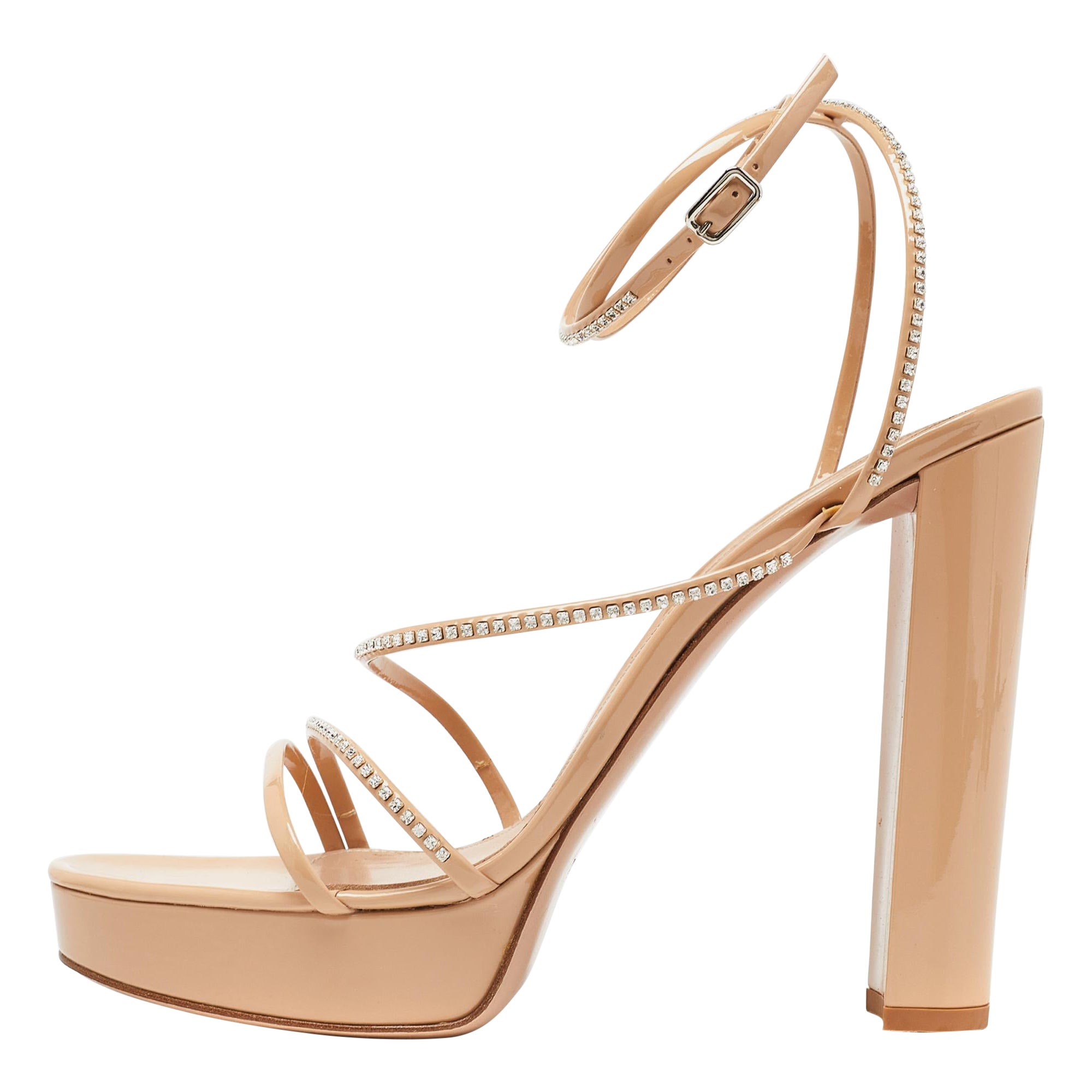 Gianvito Rossi Beige Lackleder Block Heel Slide Sandalen Größe 42