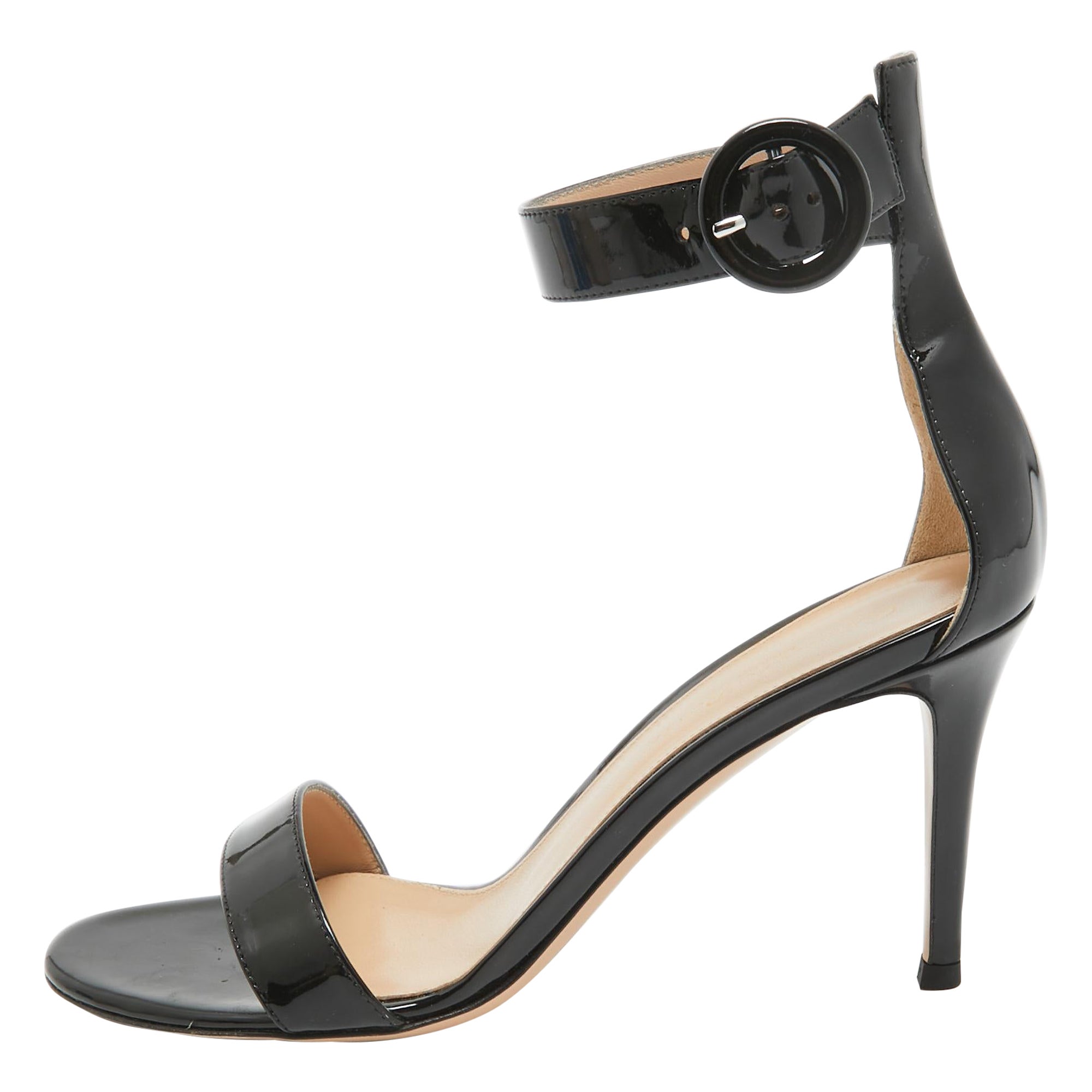Gianvito Rossi Black Patent Leather Ankle Strap Sandals Size 37 For Sale