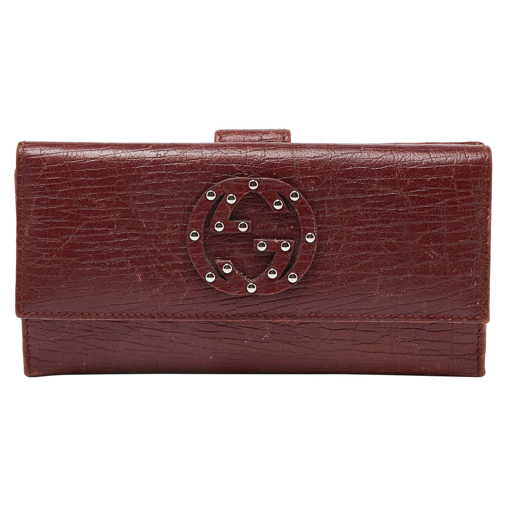 What is a French wallet?