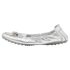 Louis Vuitton Mocasines de cuero plateado con tacón de dados talla 40.5