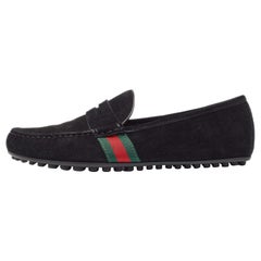 Gucci Low Top Loafers en daim noir Taille 41.5