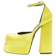Gelber Satin Medusa von Versace  Pumps mit Knöchelriemen Größe 40