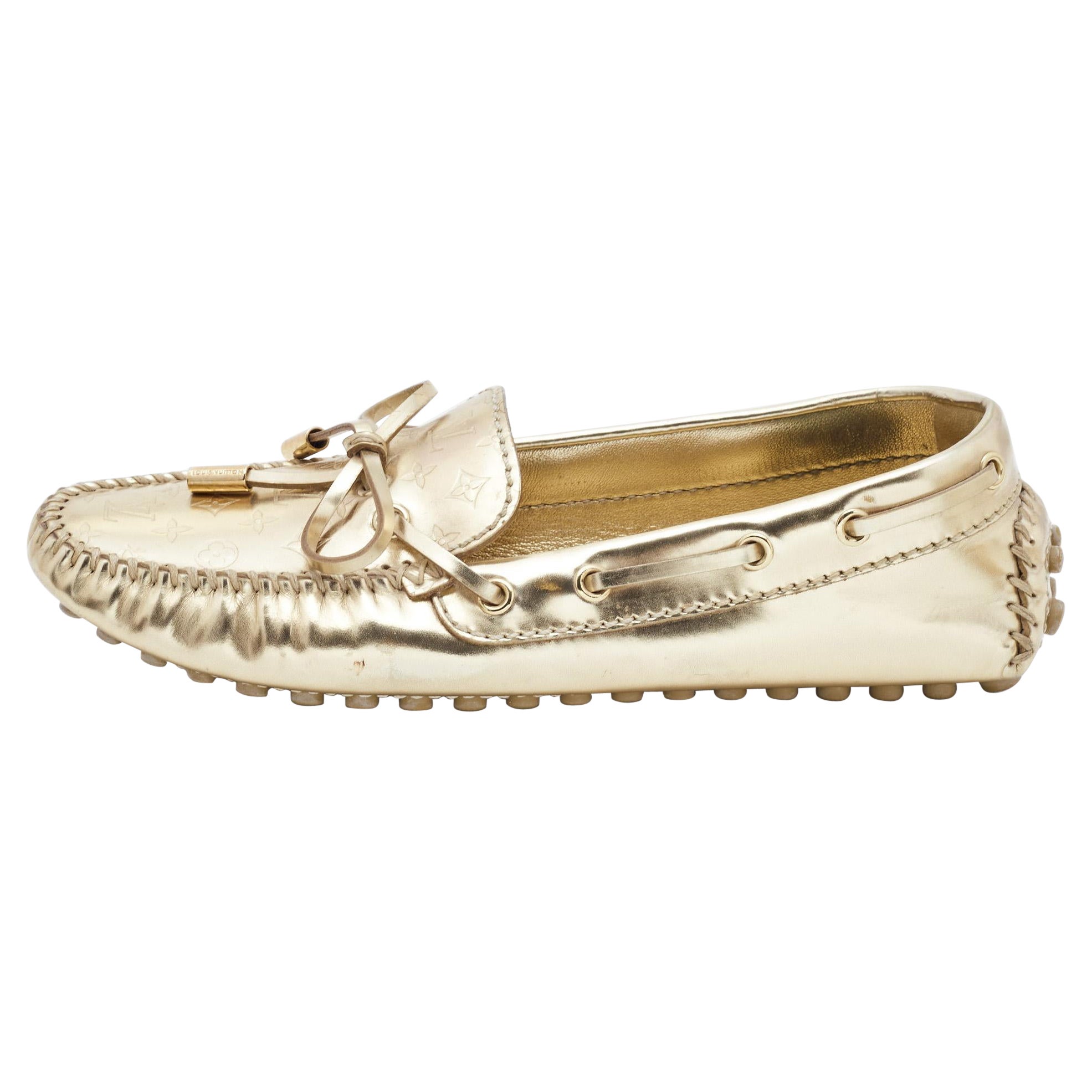 Louis Vuitton Pelle Oro Gloria  Dimensioni dei mocassini  35 in vendita