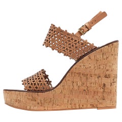 Tory Burch - Sandales compensées marguerite en cuir perforé beige, taille 41