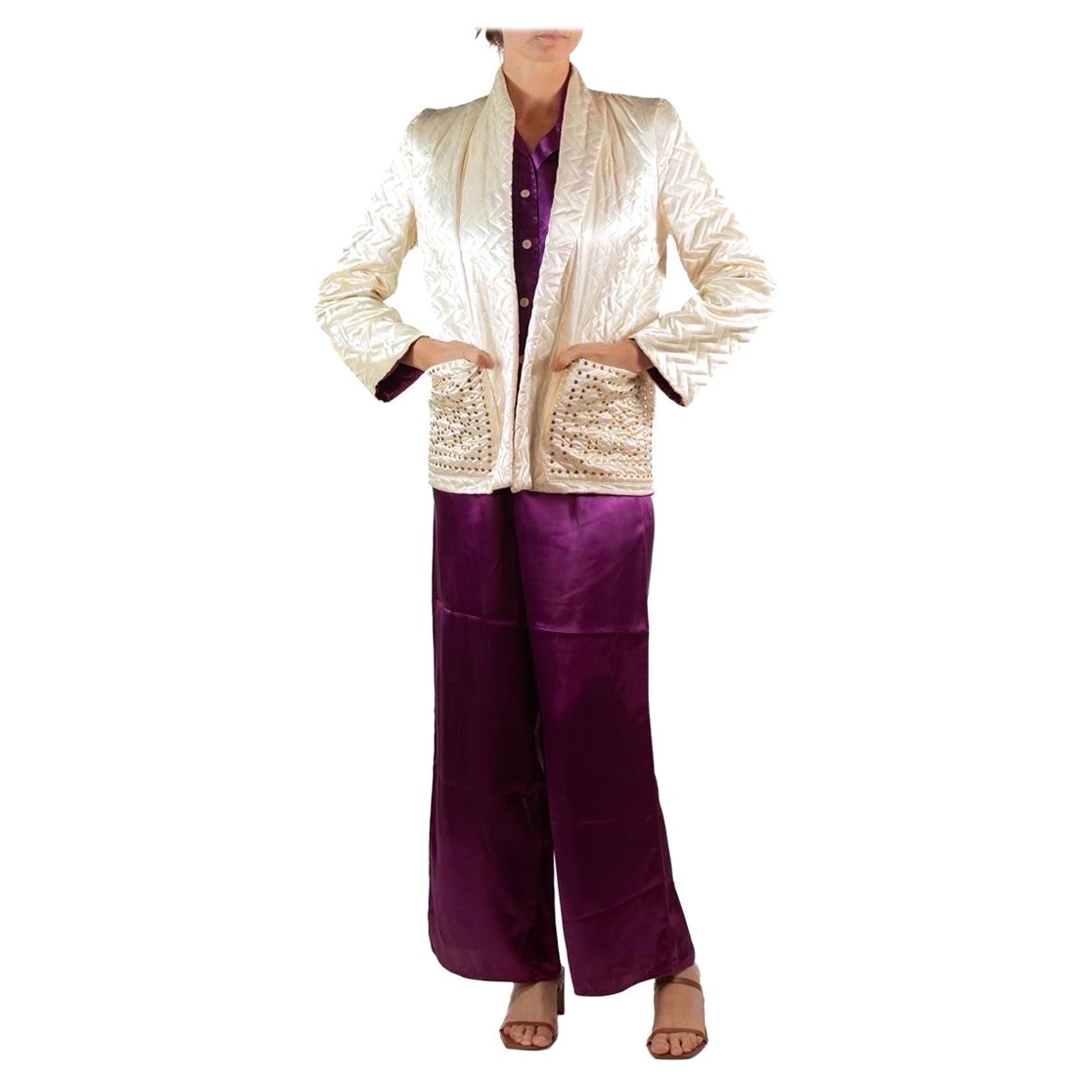1940S White & Purple Rayon Lounge Ensemble With Gold Studded Pockets For Sale