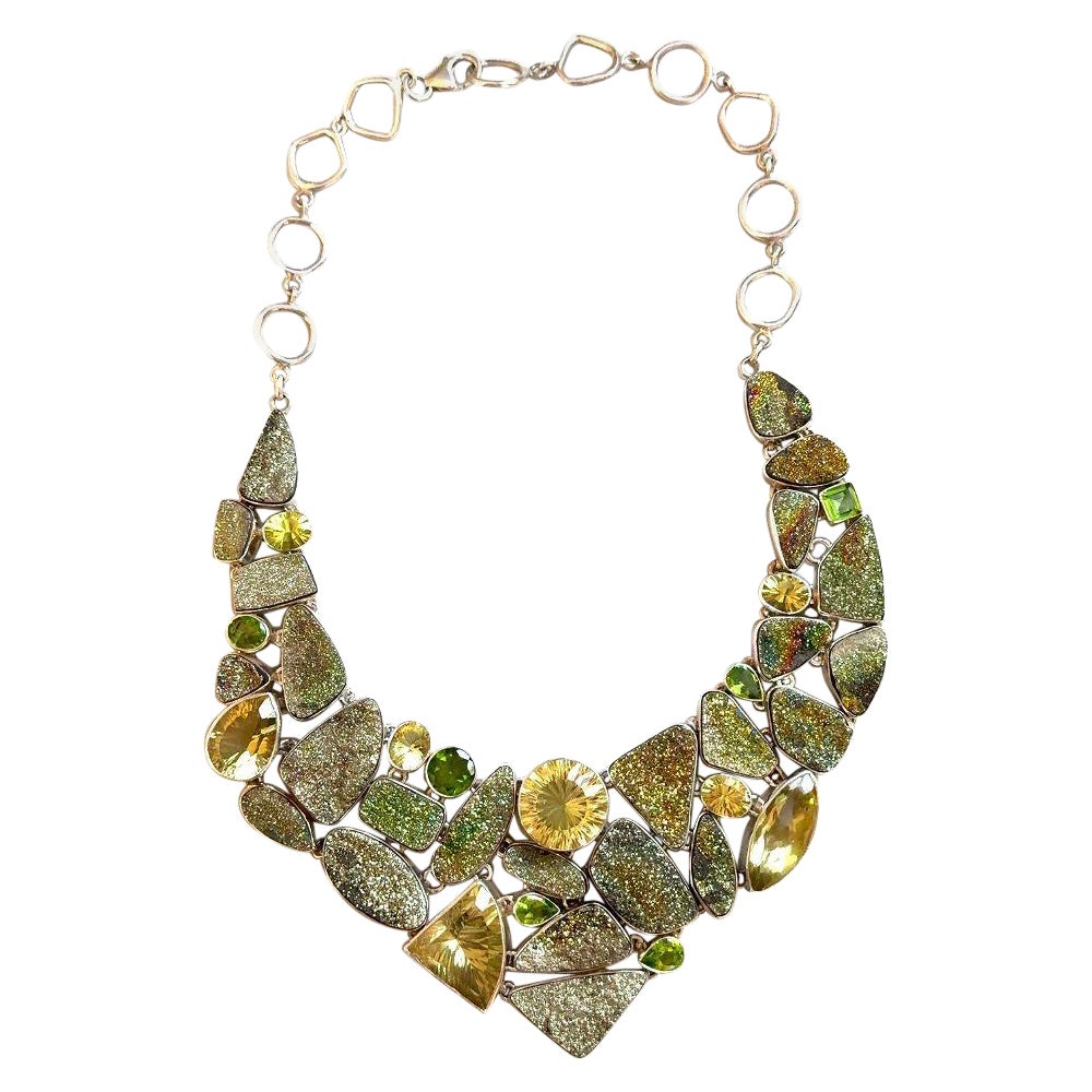 Collar babero vintage de plata de ley con citrino, peridoto y cuarzo drusa en venta