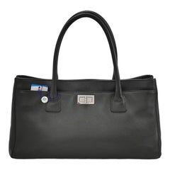 Chanel Cerf Executive East West Piccola Borsa in pelle di caviale nera