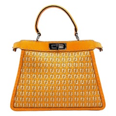 Sac à main moyen Peekaboo ISeeU Sellier en cuir orange/blanc entrelacé Fendi
