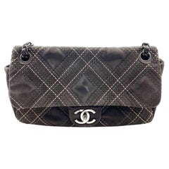 Chanel París-Edimburgo Saltire 2013 Seude Stitched Single Flap Mediana en Gris