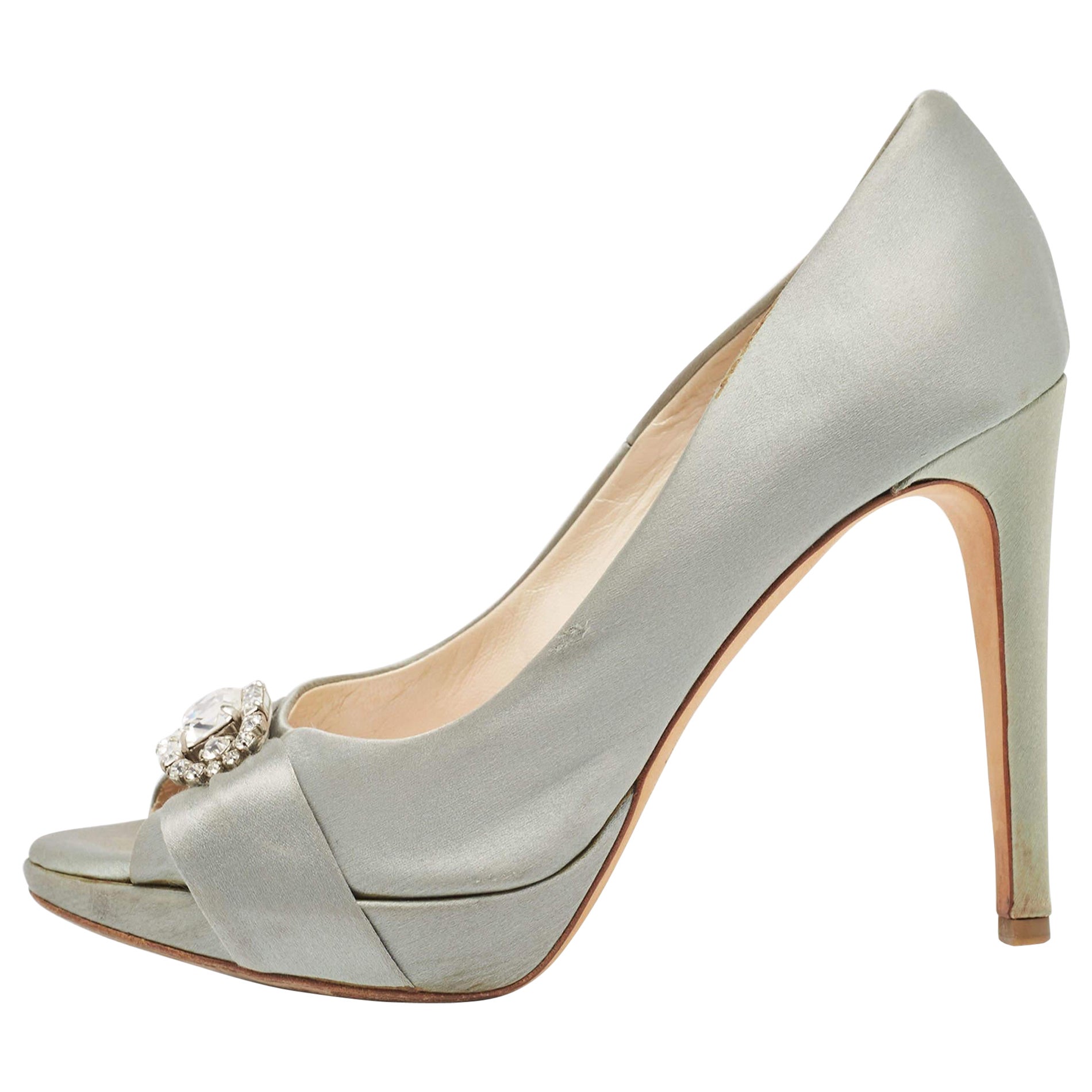 Dior Graue Satin-Pumps mit Kristallverzierung und Peep Toe Größe 37 im Angebot