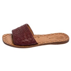 Bottega Veneta Burgundy Intrecciato Leather Flat Slides Size 34.5