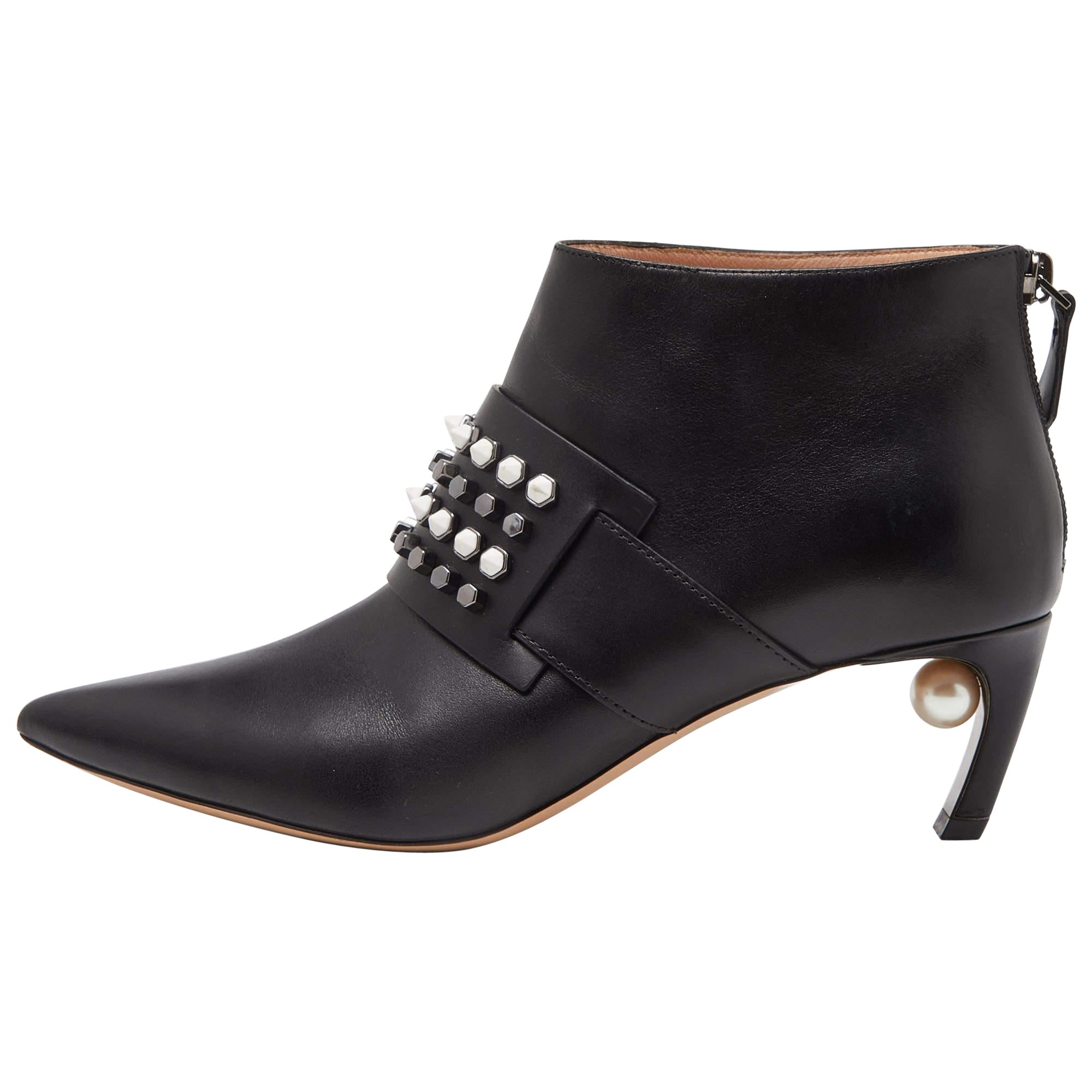 Nicholas Kirkwood Black Leather Faux Pearl Pointed Toe Ankle Boots Size 38.5 For Sale