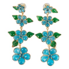 Pendientes Augustine de metal dorado con pasta de vidrio azul claro