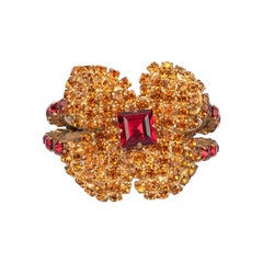 Yves Saint Laurent Bracelet à fleurs en métal doré avec strass