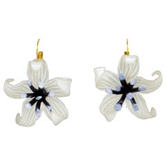 Cilea Paris Dangle Resin Pierced Earrings White Flowers