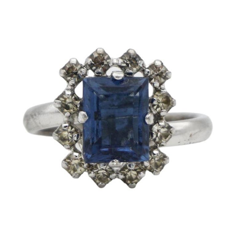 Christian Dior 1970s Vintage Rectangle Aqua Blue Crystals Halo Elegant Ring, US 8, Silver Tone

Good condition. Some scratches and colour loss. 100% Genuine.

Rare to find. Signed at the rear. Vintage.

UK size: Q.

_ _ _

Great for everyday wear.