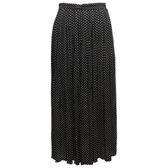 Schwarz-weißer Celine Faltenrock mit Polka Dot