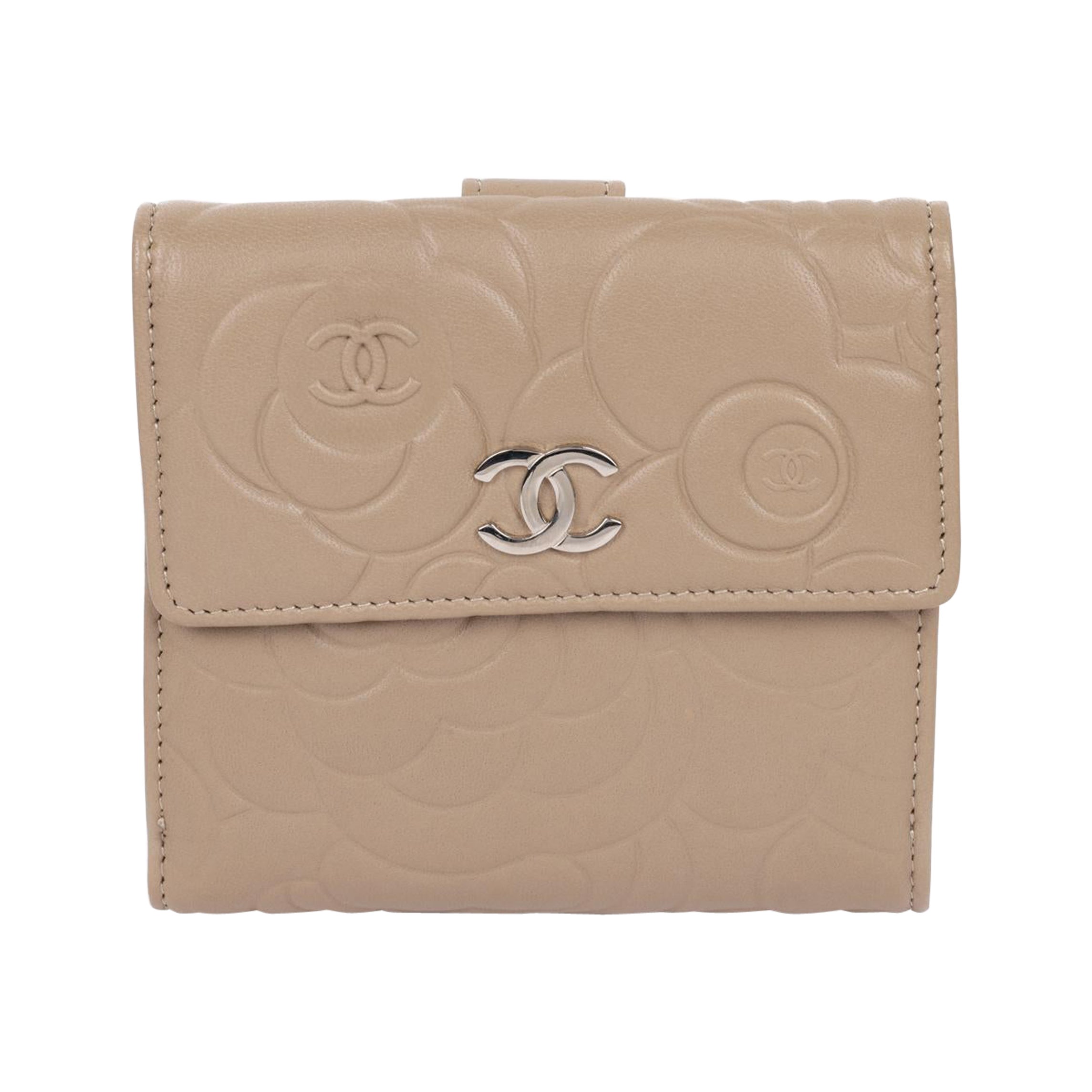 Chanel Taupe Camellia Embossed Lambskin Leather Classic Compact Wallet For Sale