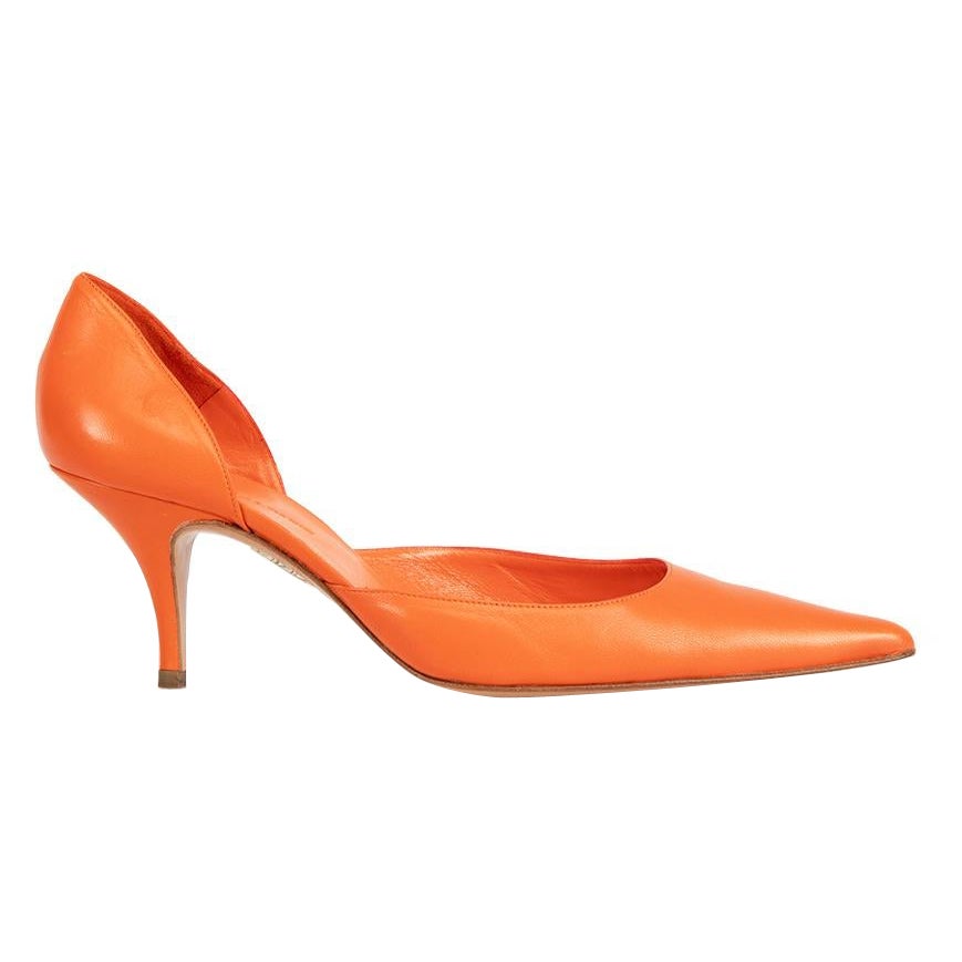 Balenciaga, pelle arancione, tacchi a punta misura IT 39,5 in vendita