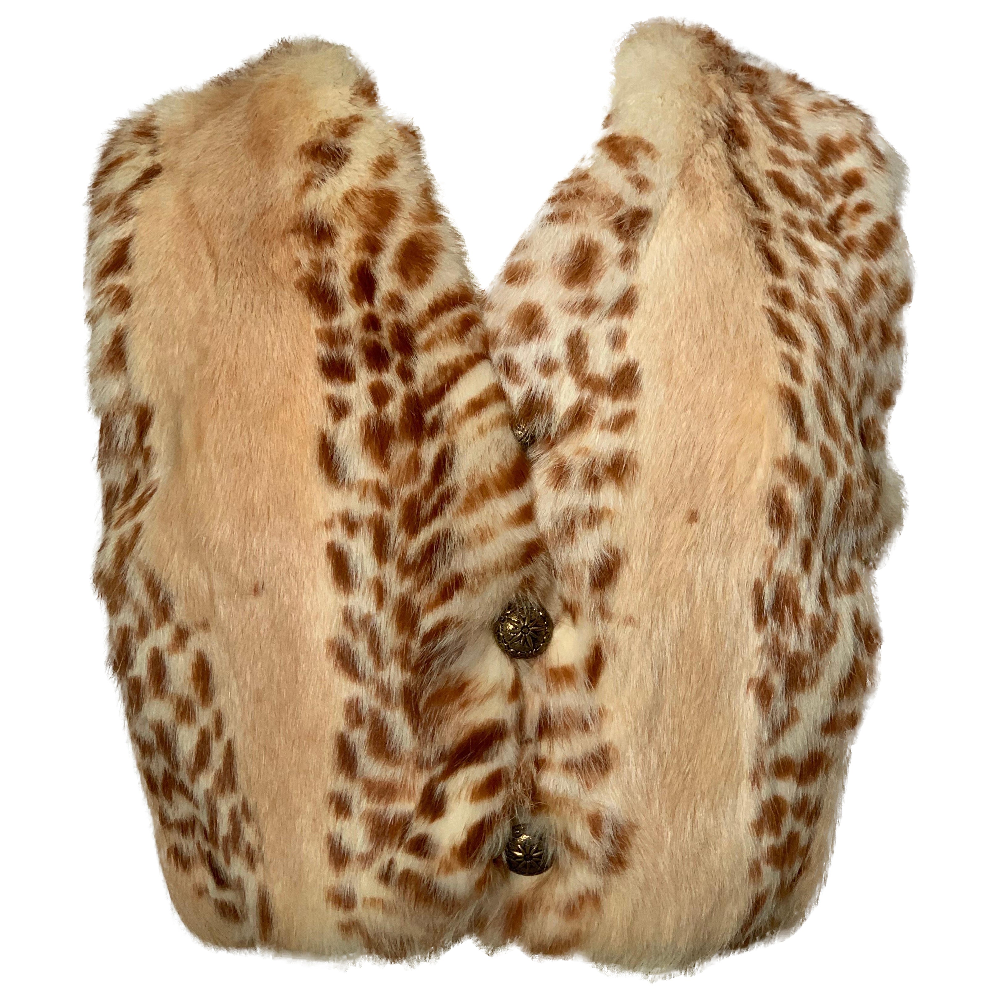 1960er Neiman Marcus Fawn-Stenciled Kaninchen Pelz Gilet Weste w dekorative Knöpfe im Angebot