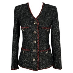 Chanel Nuova Leggendaria CC Bottoni Gioiello Giacca in Tweed Nero