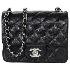 Chanel Sac à rabat en cuir caviar noir matelassé carré miniature Crossbody SHW