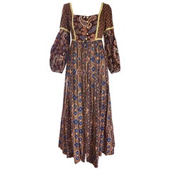 Jay Morley für Fern Violette 70er Boho Paisley Vintage Bauern-Maxikleid aus Baumwolle mit Paisleymuster