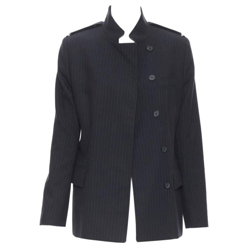 Vintage GUCCI TOM FORD 2001 Grauer minimalistischer Blazer mit Nadelstreifen im Stil eines Offiziers IT42 M im Angebot