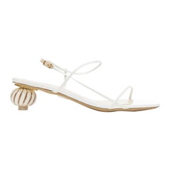 JACQUEMUS Les Sandalen Weiße mit minimaler dekorativer Kugelabsatzsandalen EU38