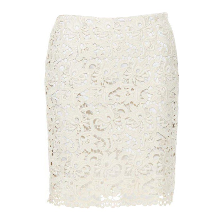 MICHAEL KORS COLLECTION beige embroidered lace fited skirt US2  26" For Sale