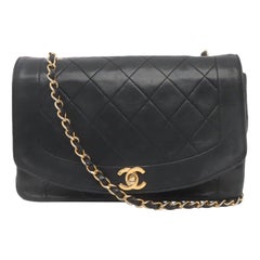 Chanel Diana CC Flap Bag in pelle di agnello nera vintage con finiture in oro 24k