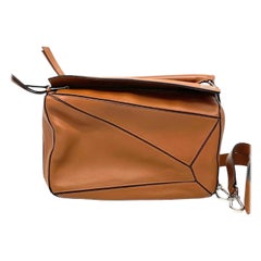 Loewe Puzzle Medium Karamell Tan Kalbsledertasche