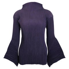 Issey Miyake Lila plissiertes Top mit 3D-Ärmeln