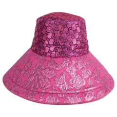 Chapeau rose métallisé Gucci