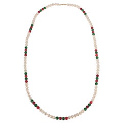 Costume Pearl Sautoir Necklace With Glass Pearl.