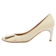 Roger Vivier Cream Patent Leather Trompette Pumps Size 37.5