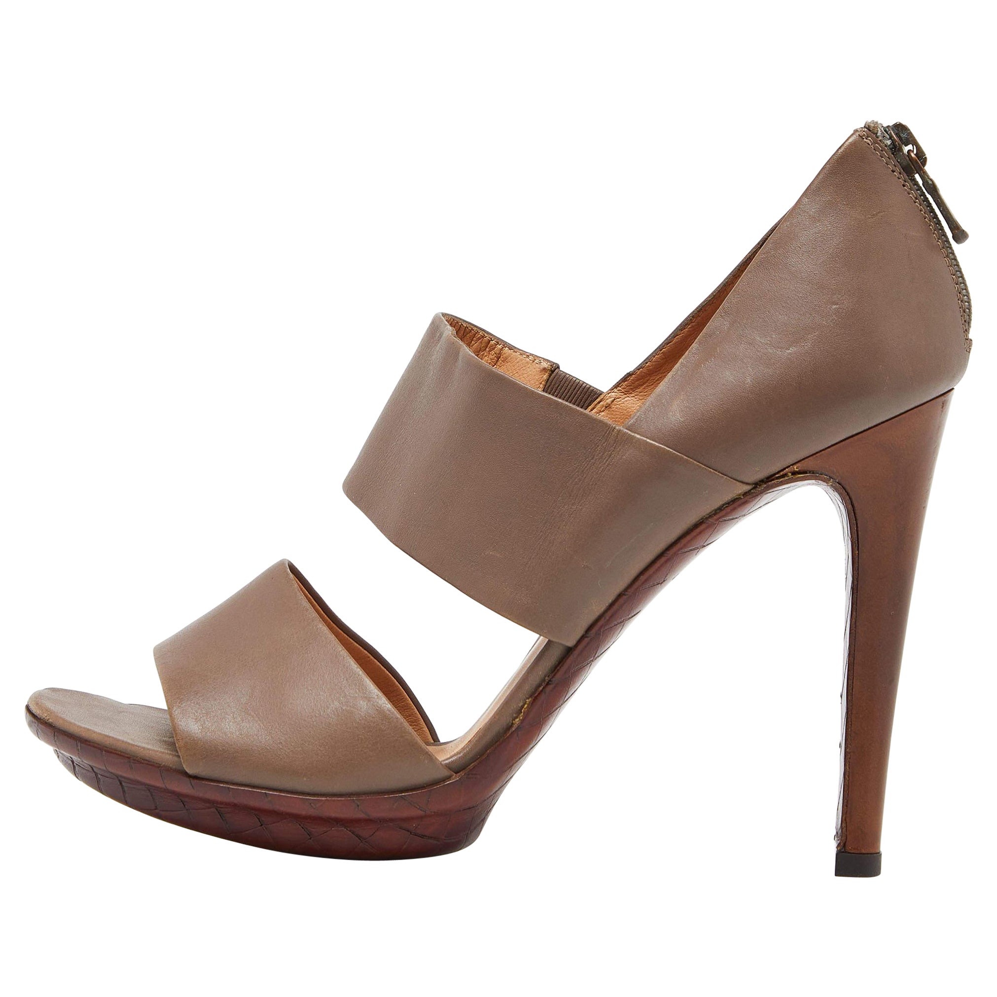 Bottega Veneta - Sandales à brides en cuir gris - Taille 37,5 en vente