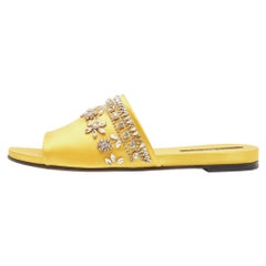 Rochas - Chaussures plates embellies de cristaux en satin jaune, taille 38