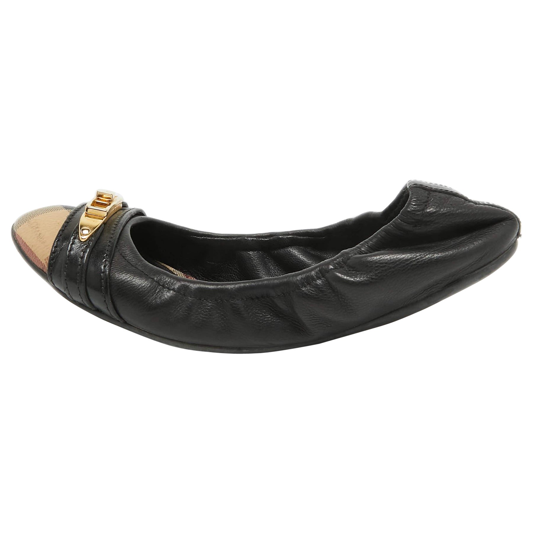 Bailarinas Burberry Negro /Beige House Check Lona y Piel Talla 35 en venta