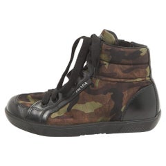 Prada Tricolor High Top Turnschuhe aus Leder und Nylon mit Kamee-Druck Größe 35