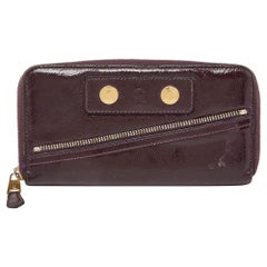 Alexander McQueen Lila Lackleder-Brieftasche mit Reißverschluss und Reißverschluss
