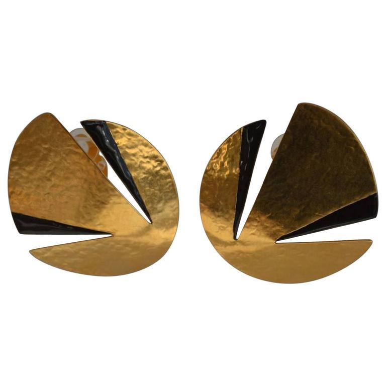 Herve van der Straeten Lily Pad Clip Earrings in Gilded Brass and Black ...